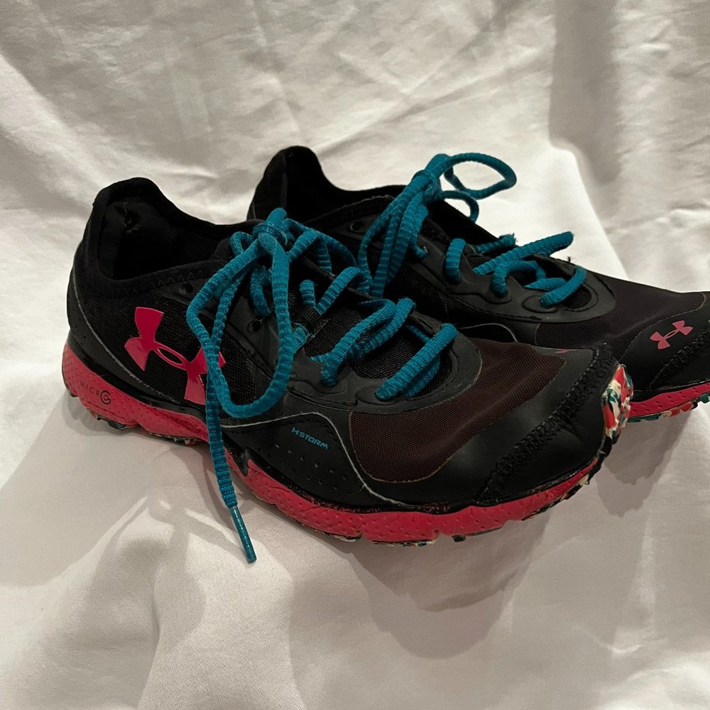Athletic shoes